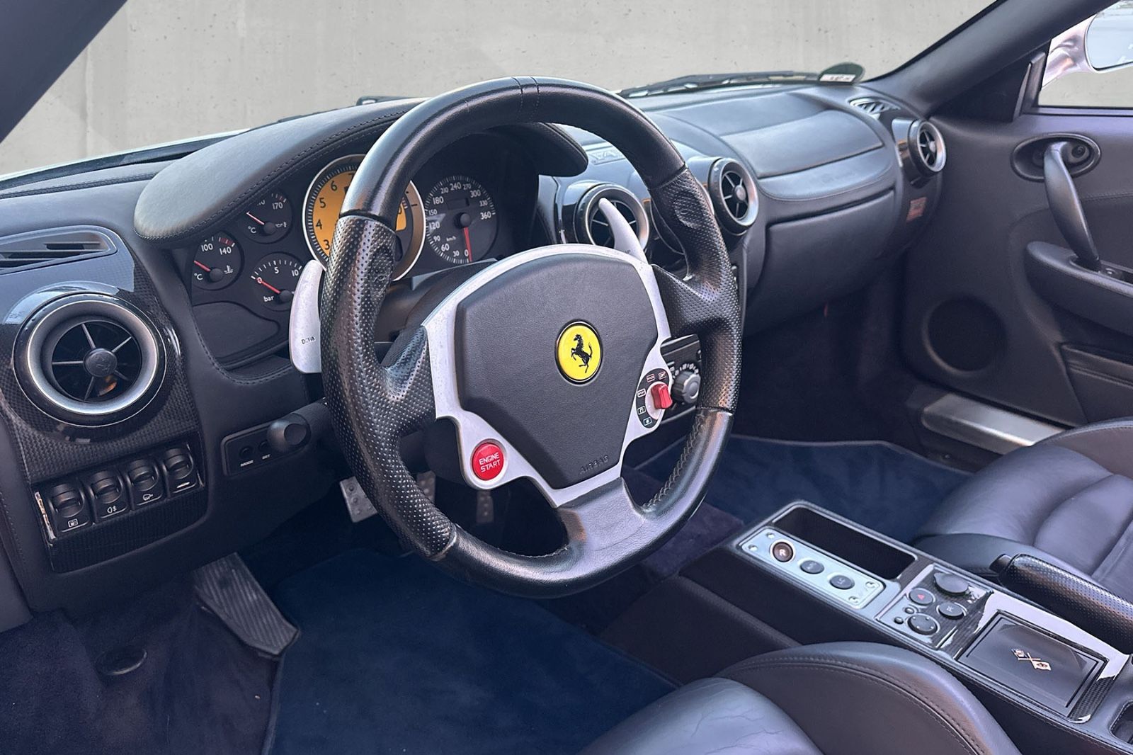 Fahrzeugabbildung Ferrari F430 Spider*PDC*Embleme*HiFi