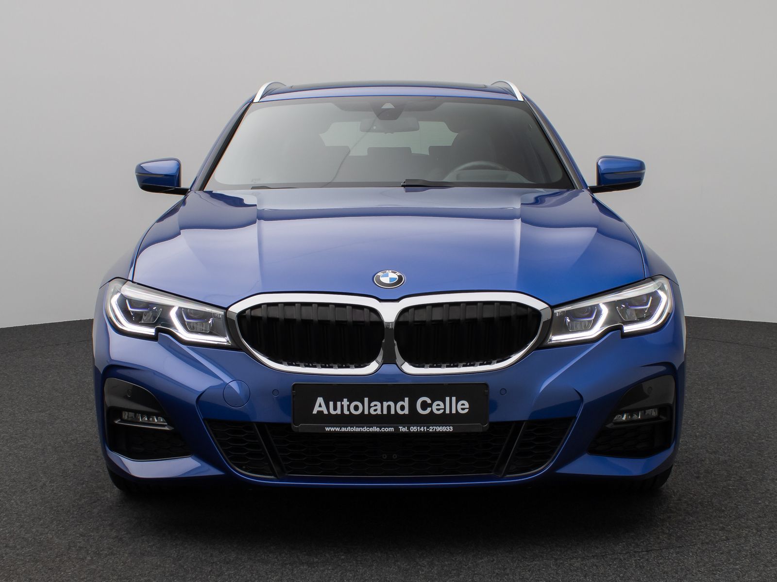 Fahrzeugabbildung BMW 320i M Sport Panorama Kamera HUD DAB HiFi Laser