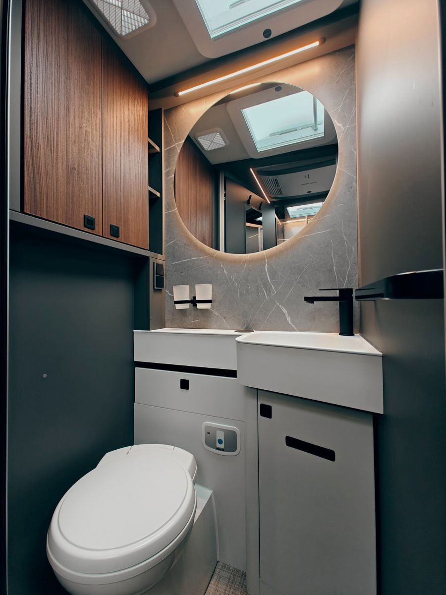 Fahrzeugabbildung HYMER / ERIBA / HYMERCAR B-KLASSE MC T 680 X - PTS SELENITGRAU MAGNO