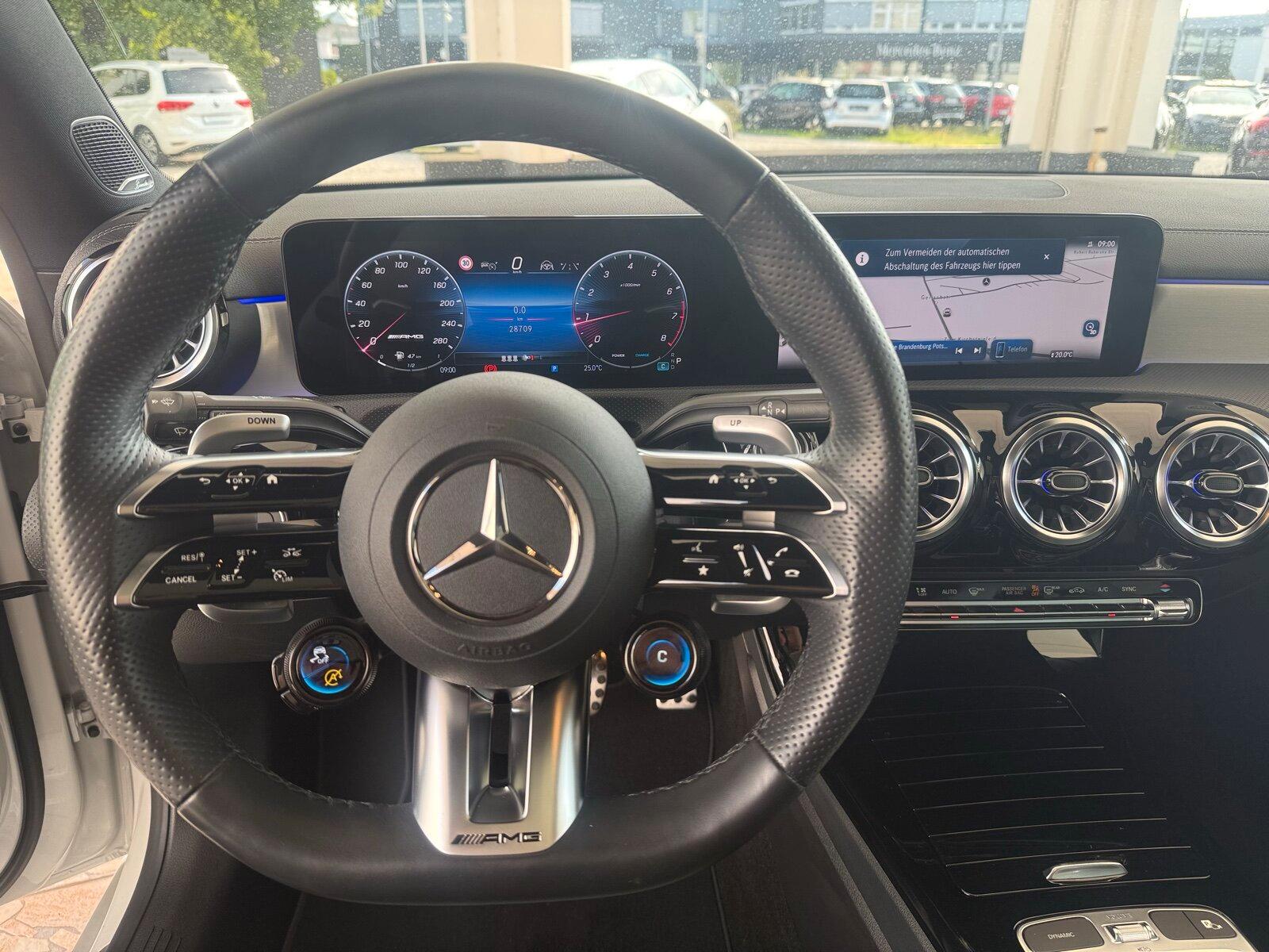 Mercedes-Benz CLA 35 AMG 4M SB Pano.-Dach/Distronic/Kamera/LED