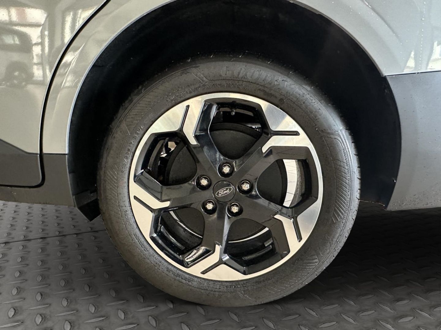 Fahrzeugabbildung Ford Tourneo Courier BEV Titanium Navi ACC Klimaautom