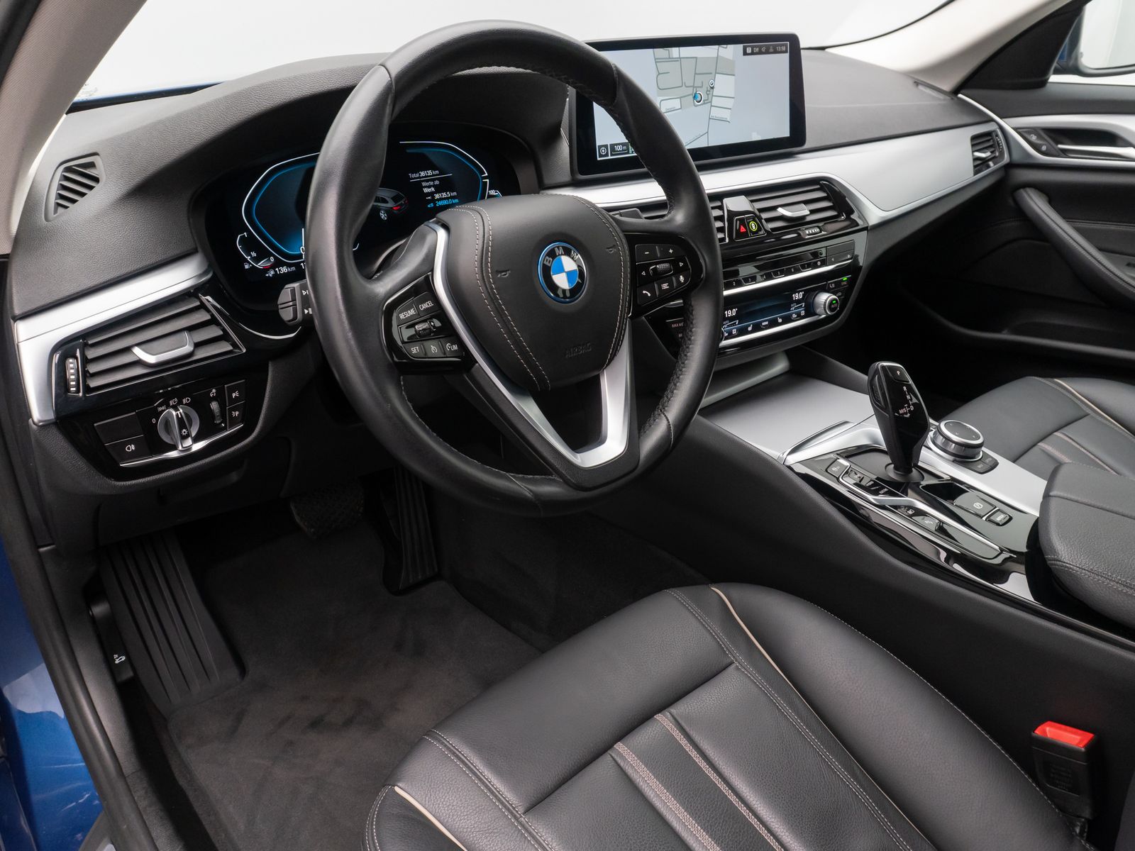 Fahrzeugabbildung BMW 520e Alarm DAB Kamera Cockpit Sport Leder 18Zoll