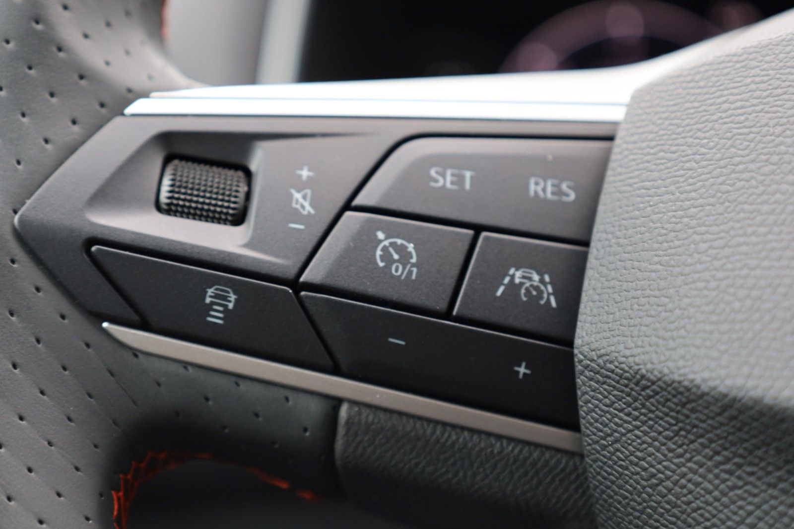 Fahrzeugabbildung SEAT Tarraco 1.4 e-HYBRID FR *SHZ*LED*AHK schwenkbar