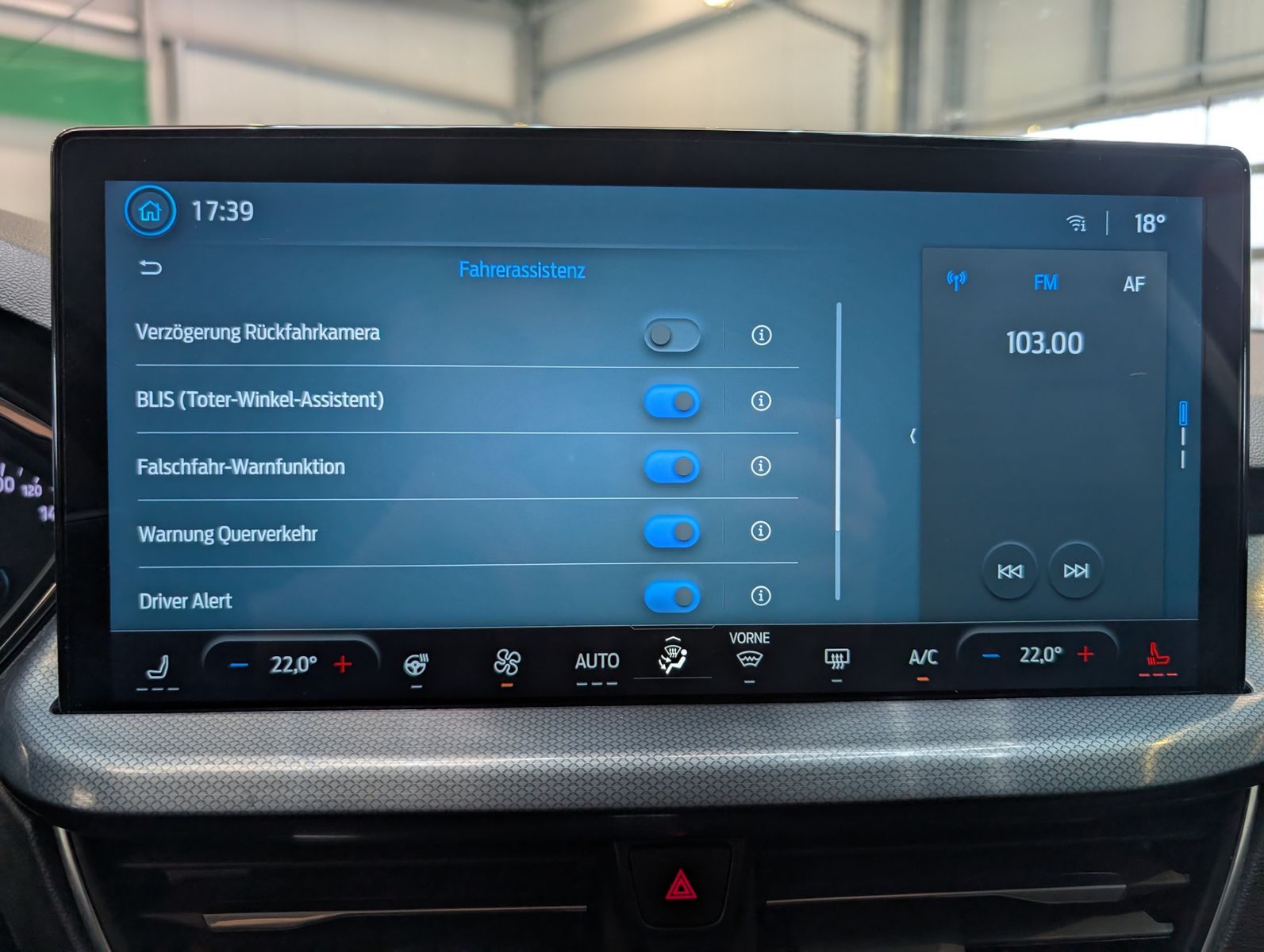 Fahrzeugabbildung Ford Focus 1.0 EcoBoost MHEV Active LED ACC Cam 17"