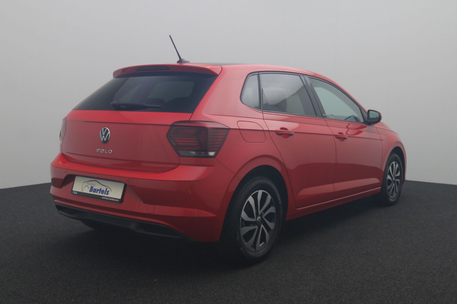 Fahrzeugabbildung Volkswagen Polo VI 1.0 TSI DSG Active