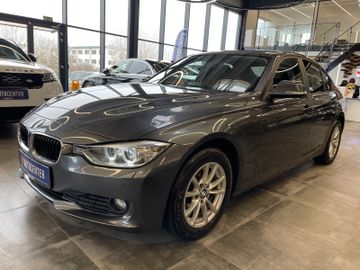 BMW 320d xDrive *NAVI*PDC*SZHZ*BI-XENON*