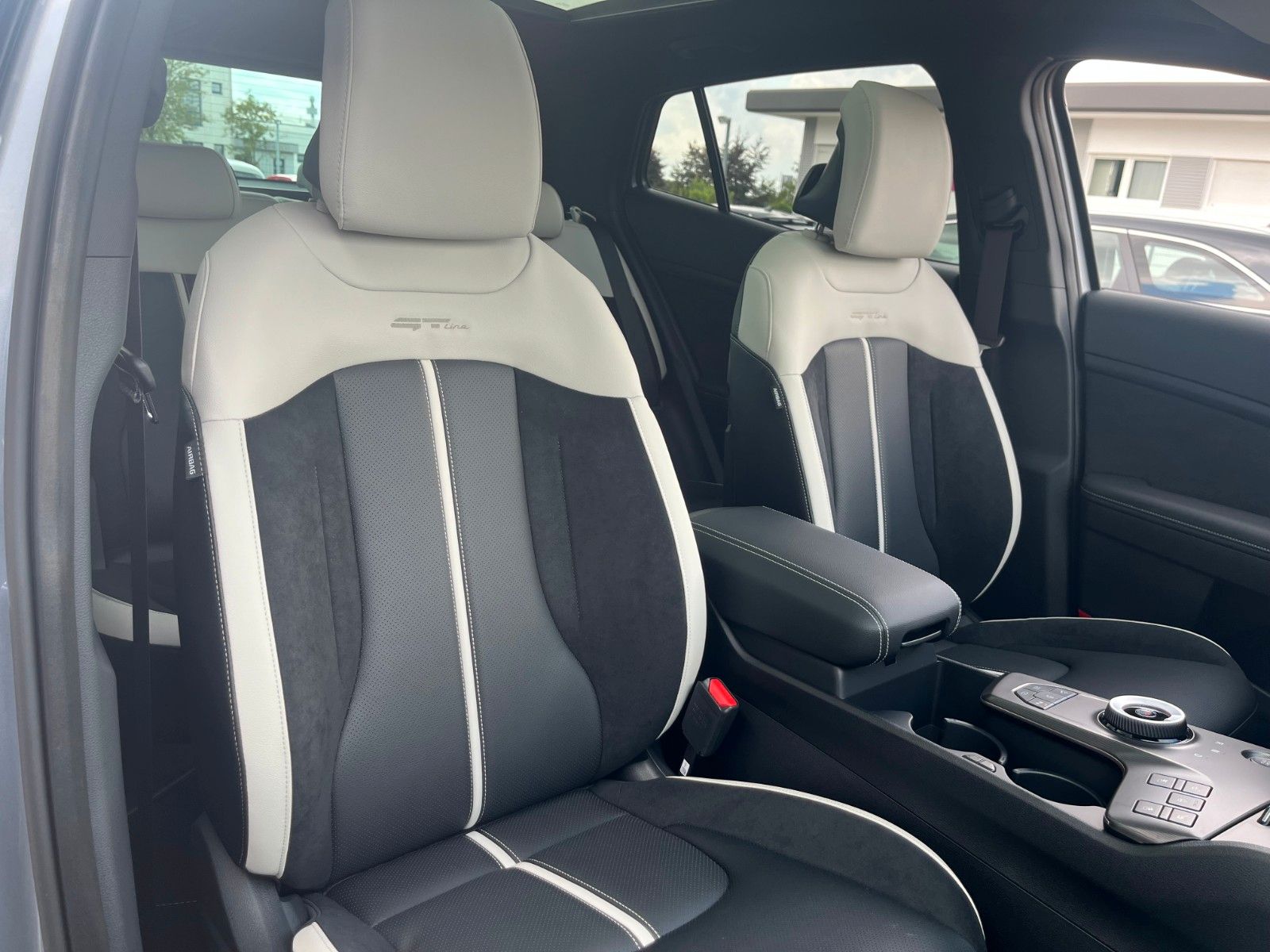 Fahrzeugabbildung Kia Sportage 1.6T AWD DCT GT-LINE SD GD DRI SOUND