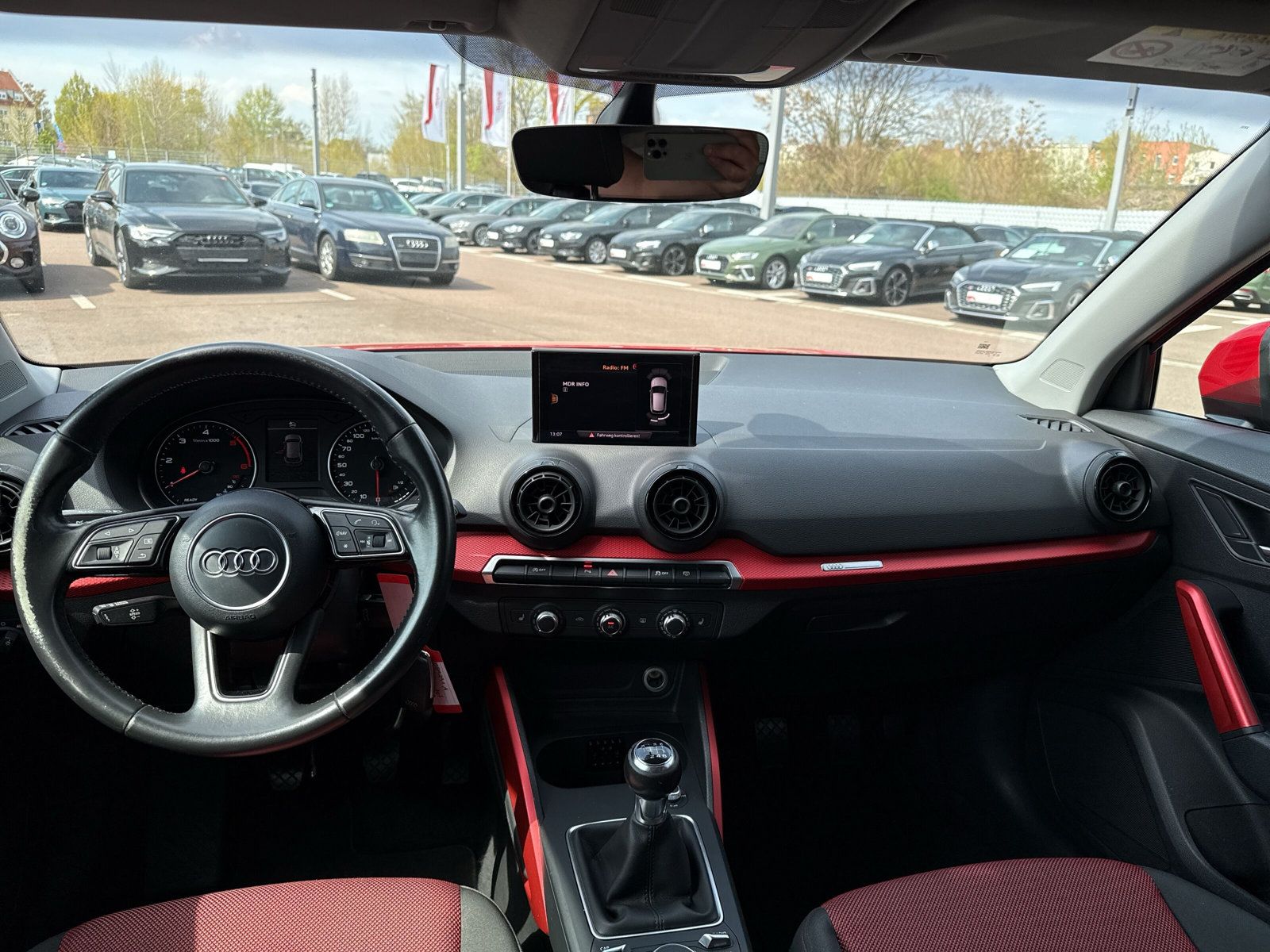 Fahrzeugabbildung Audi Q2 1.6 TDI Klima AHK Fahrschulwagen