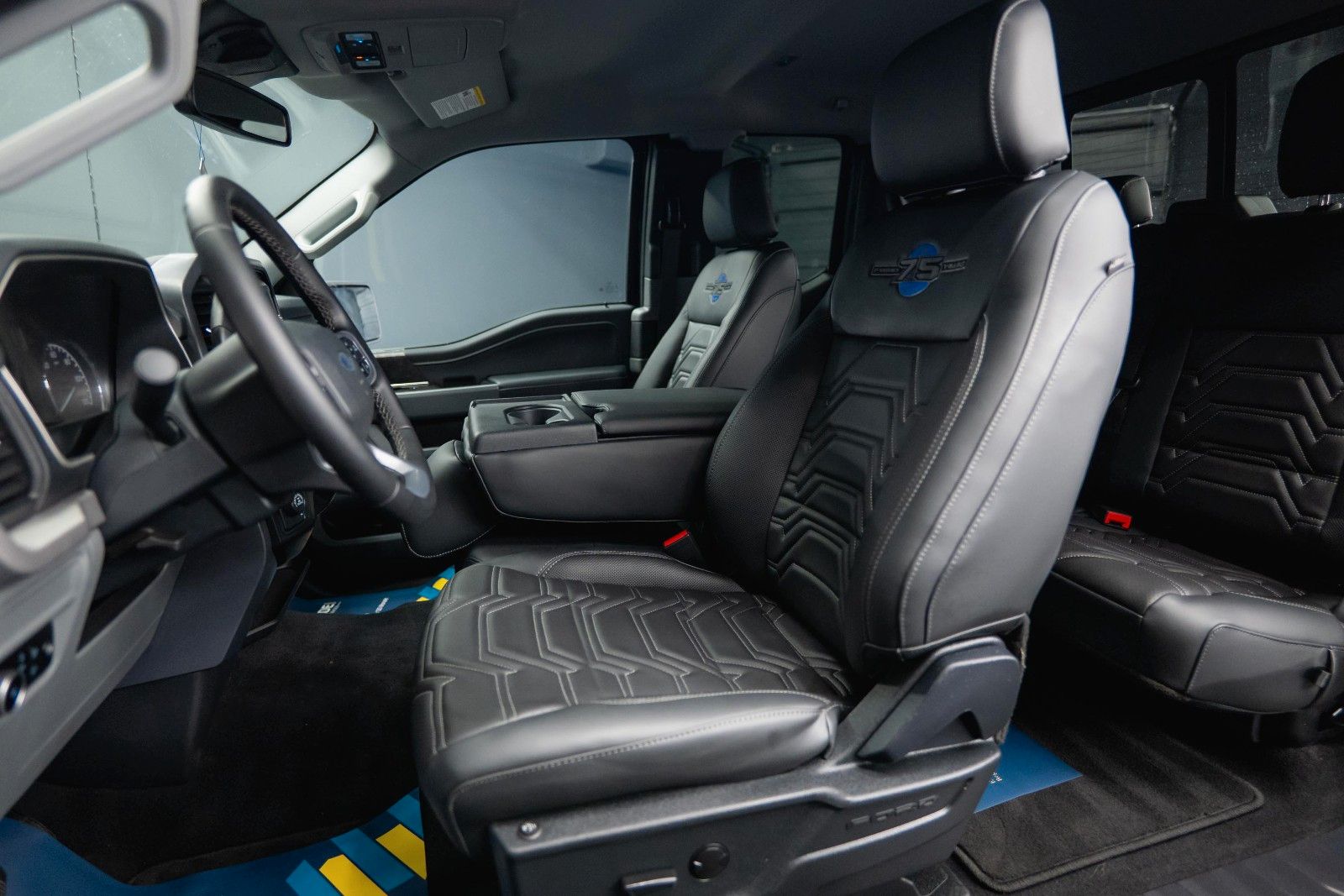 Fahrzeugabbildung Ford F150 5.0L V8 4x4 Offroad SuperCab RAPTOR 19%