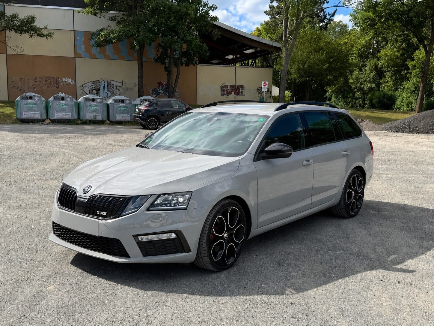 Fahrzeugabbildung SKODA OCTAVIA RS / 4x4 / NAVI