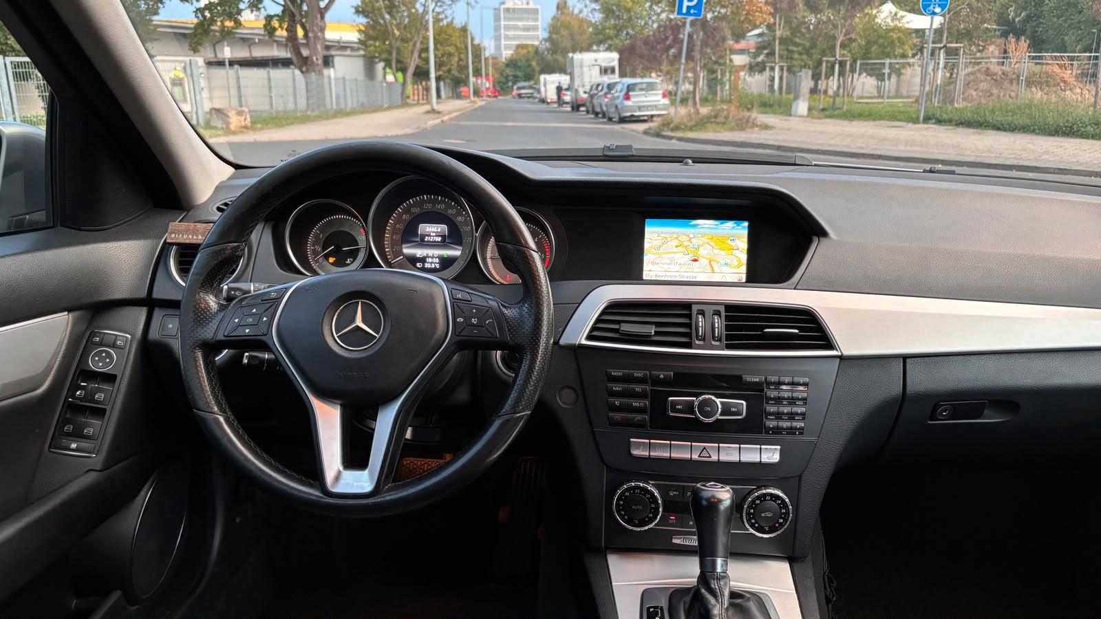 Mercedes-Benz C220 2012 — photo 7