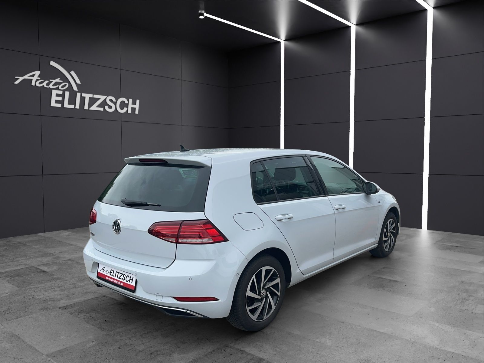 Fahrzeugabbildung Volkswagen Golf VII 1.0 TSI Join 16" AHK SHZ Navi PDC