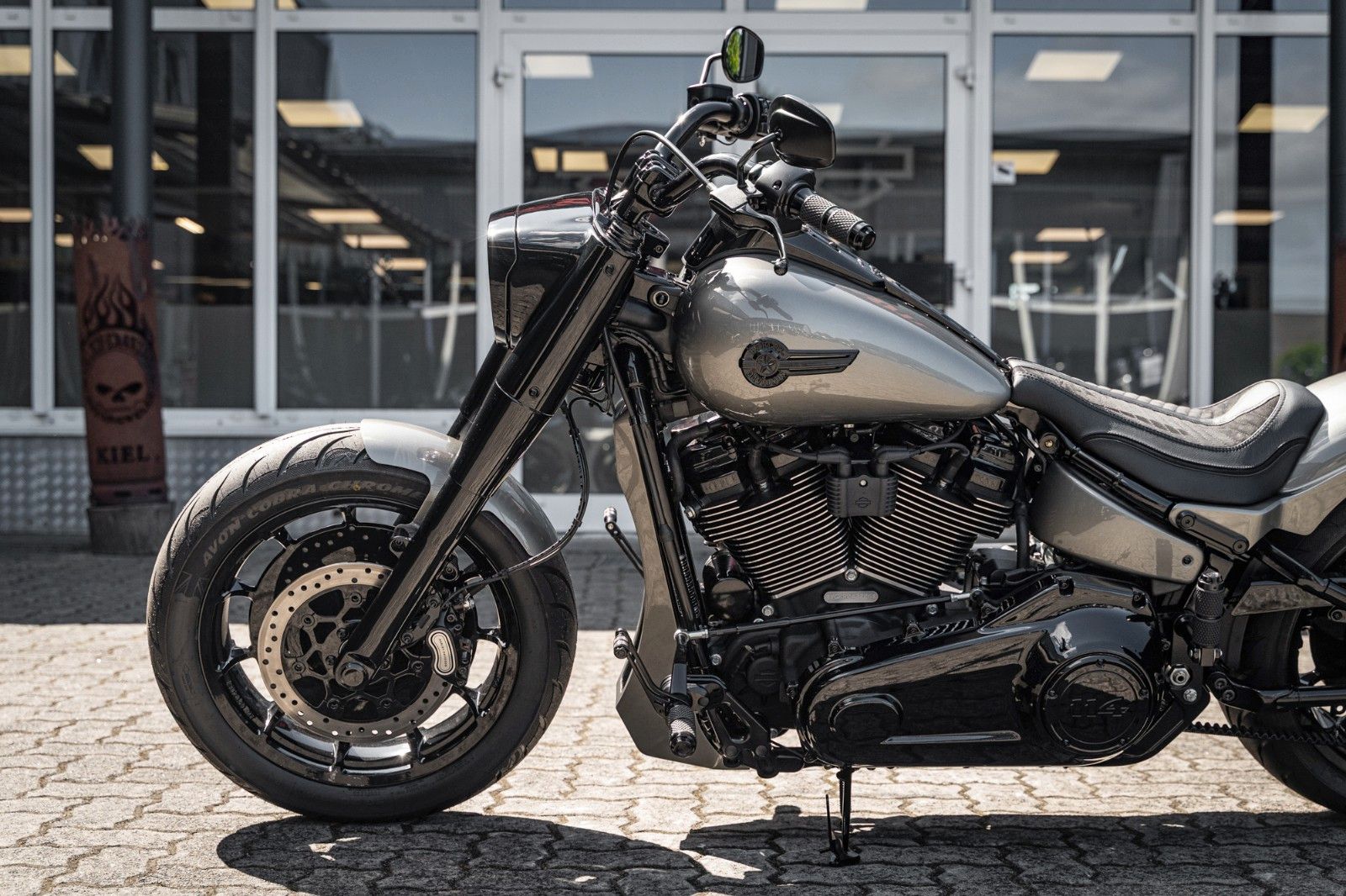 Fahrzeugabbildung Harley-Davidson DARK FAT BOY FLFBS 114 MY24 - ÖHLINS PORSCHE J&H