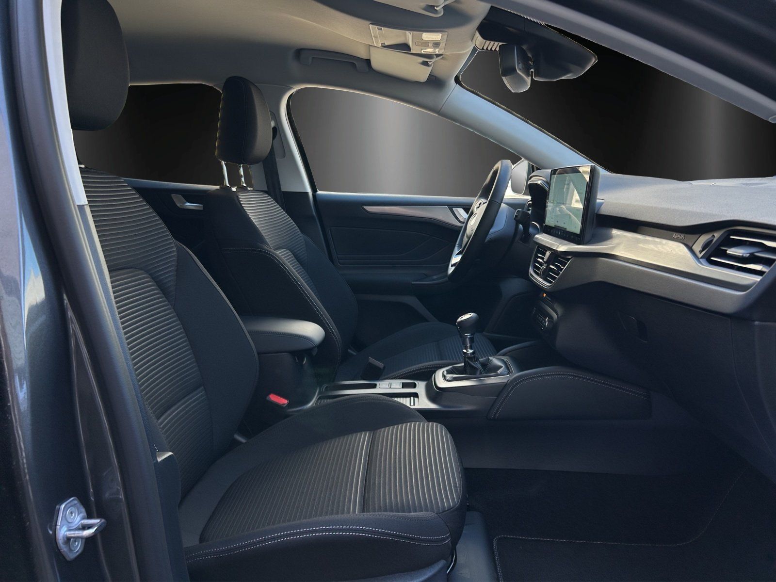 Fahrzeugabbildung Ford Focus Titanium X Winter P. B&O e.Call LM 17Z LED