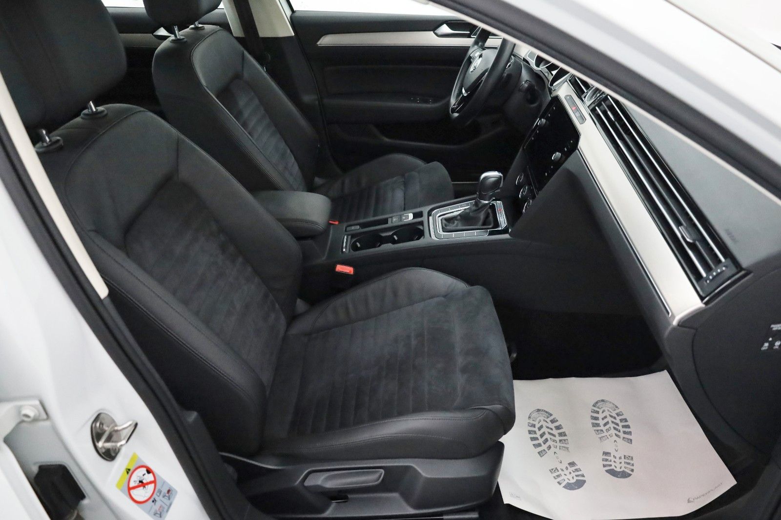 Fahrzeugabbildung Volkswagen Passat Variant Highline 4M,Navi,Kamer,ACC,AHK+WR