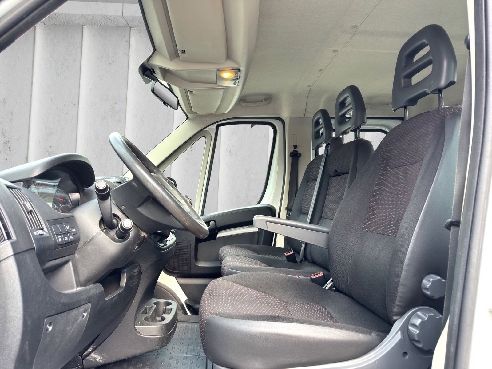 Fahrzeugabbildung Peugeot Boxer 435 L4 BlueHDi 165 DoKa*Klima*AHK*DOPPELK*