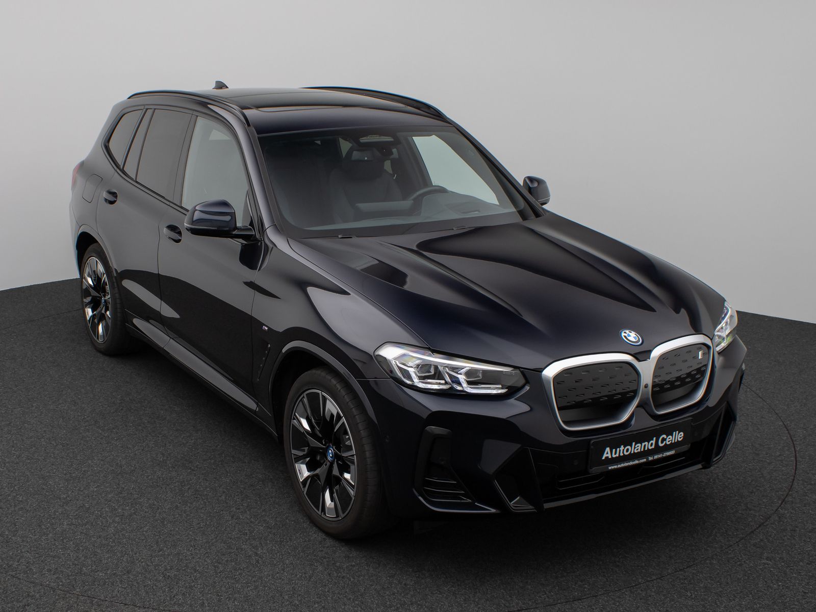 Fahrzeugabbildung BMW iX3 M Sport Impressive Panorama 360° HUD DAB H/K