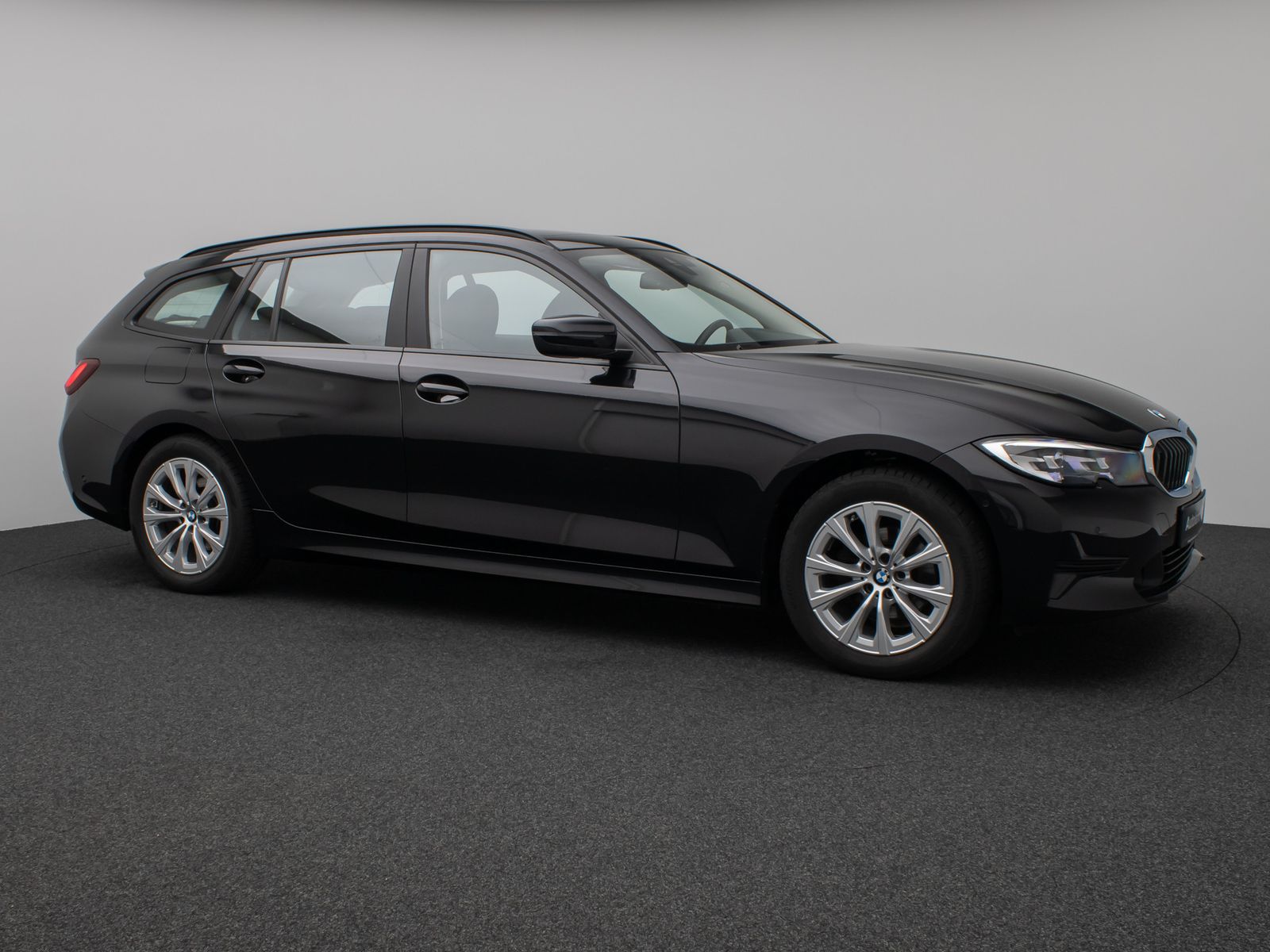 Fahrzeugabbildung BMW 318i GeschwindigReg DAB Alarm Kamera Sportsitz