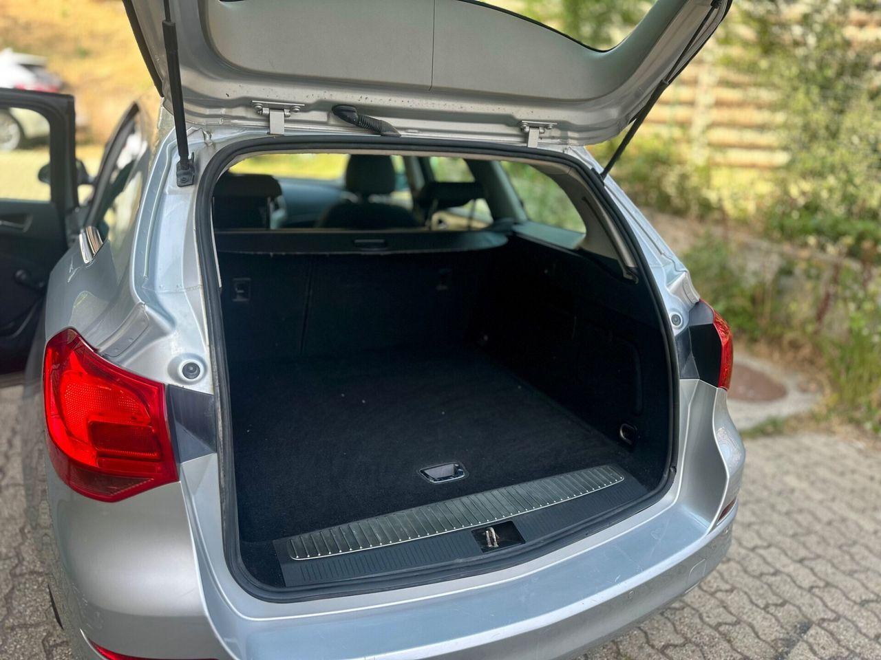 Opel Astra 2011 — photo 11