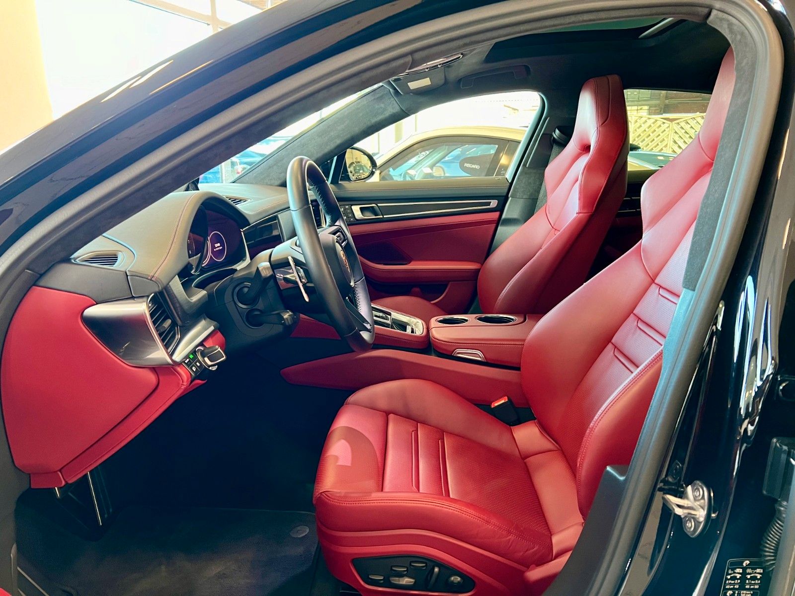 Fahrzeugabbildung Porsche Panamera GTS Panorama, ACC, Hinterachslenkung