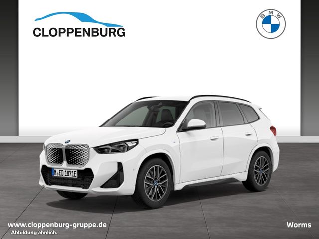 BMW iX1 xDrive30 M Sportaket+AHK+LED+Shz