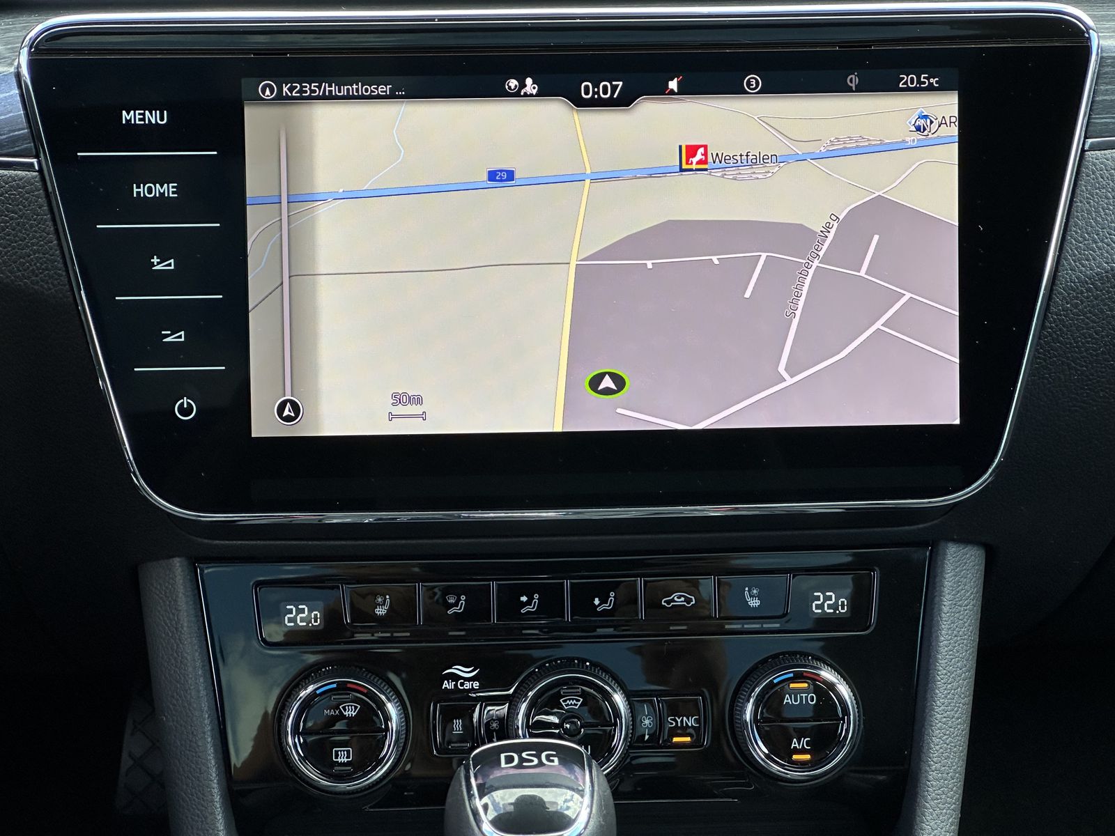 Fahrzeugabbildung SKODA Superb Combi 2.0 TDI DSG Premium Ed NAV+LED+PANO