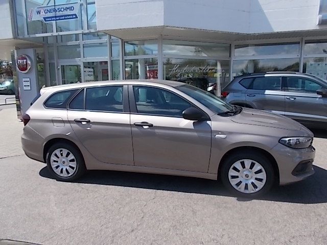 Fahrzeugabbildung Fiat Tipo Kombi Easy 1.0