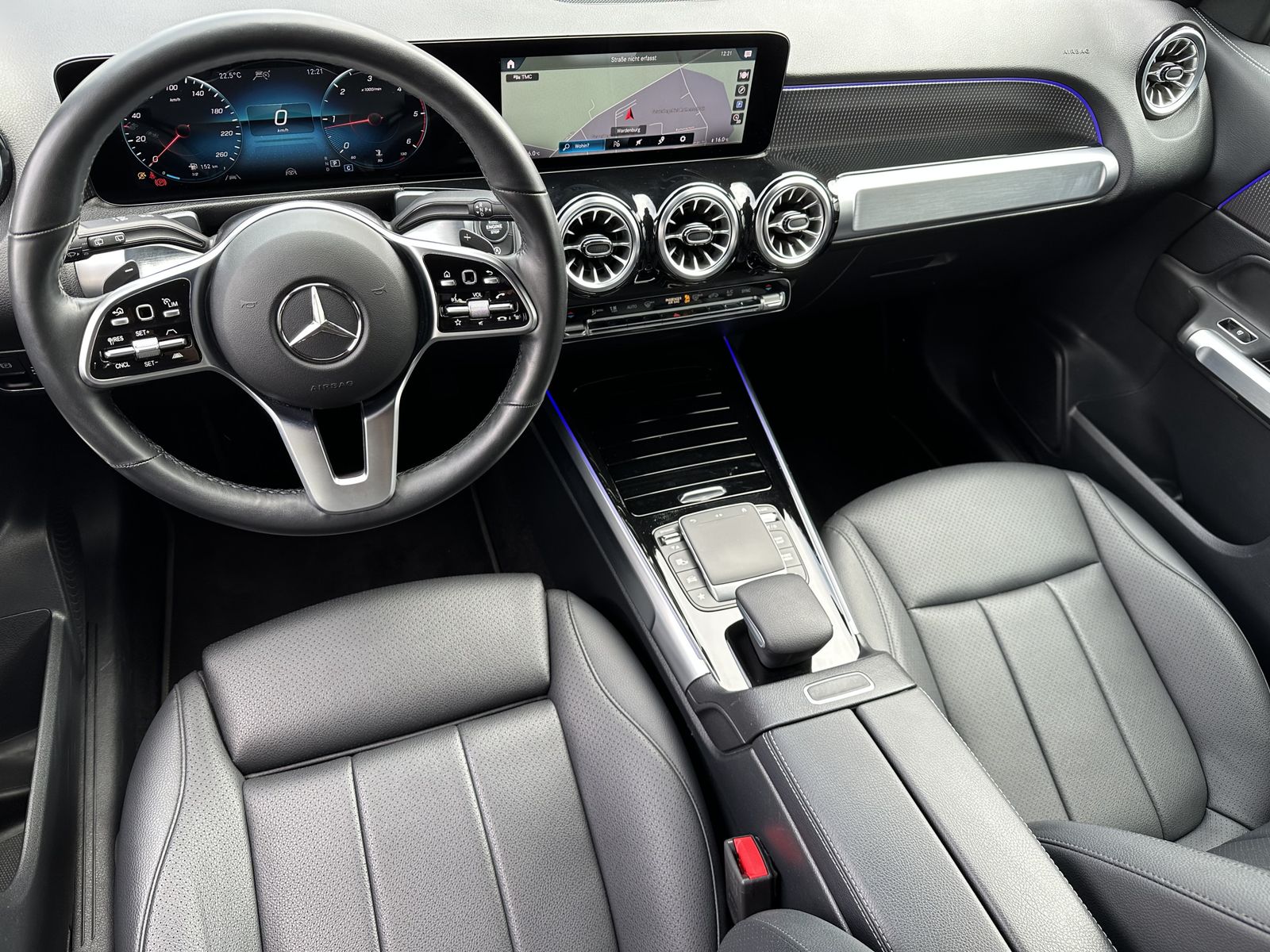 Fahrzeugabbildung Mercedes-Benz GLB 220d Progressive NAV+LED+AHK+DISTRONIC+KAM