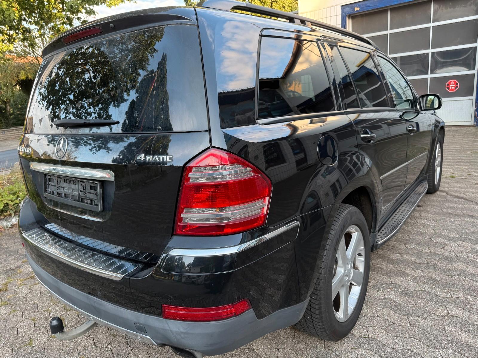 Mercedes-Benz GL420 2008 — engine 3.997 cm³, 306 HP (225kW)
