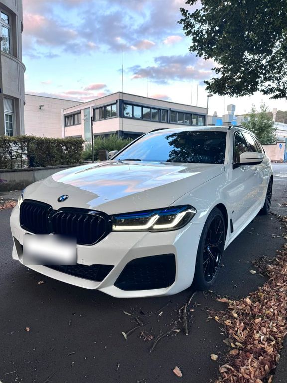 Image of BMW 530