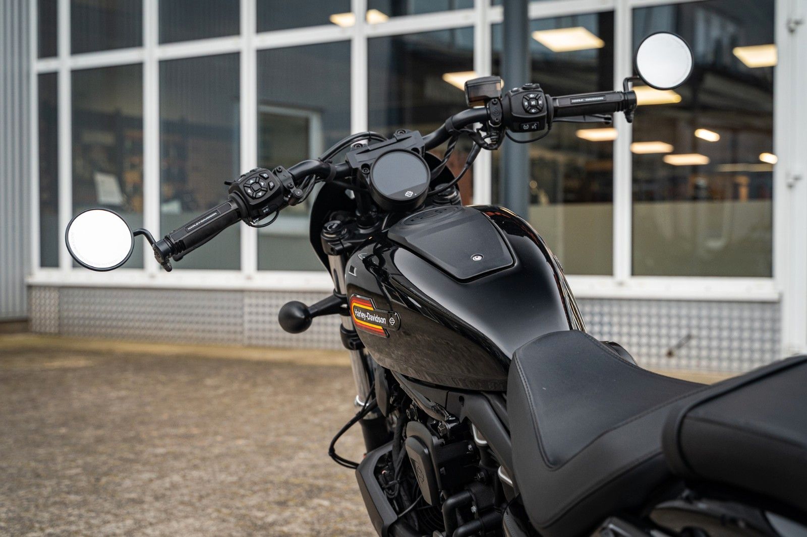 Fahrzeugabbildung Harley-Davidson RH975S Nightster Special - Jekill & Hyde -