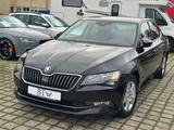 Skoda Superb 1.6TDI DSG Lim. Navi Klimaauto.  PDC - Skoda Superb mit Diesel-Antrieb: 1.6