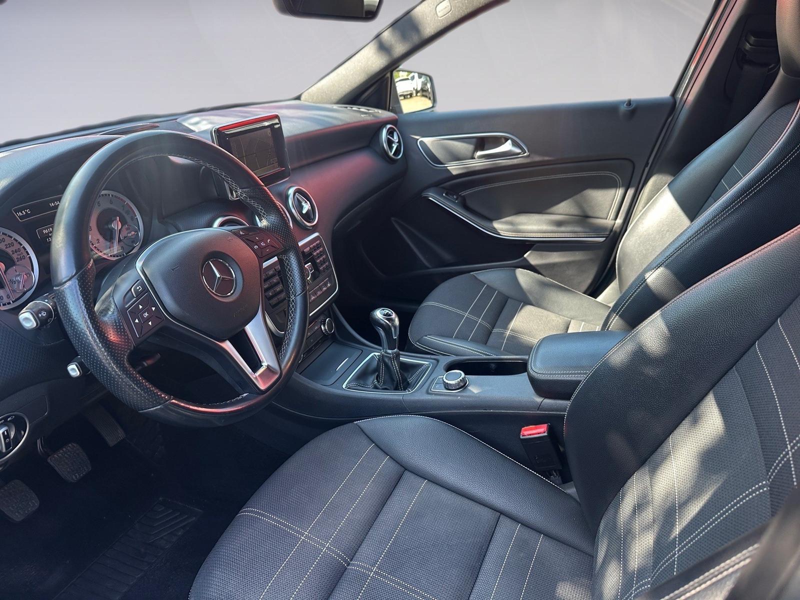 Mercedes-Benz A 180 Xenon*Navi*Sitzhzg*Kamera*Tempomat*AHK*