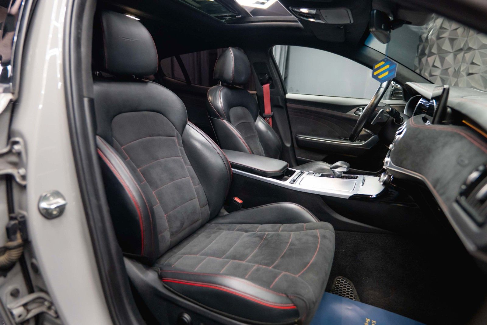 Fahrzeugabbildung Kia Stinger GT 4WD Performance | Pano | ACC | LED