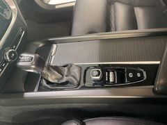 Fahrzeugabbildung Volvo V60 D3 Momentum Pro LED/NAVI/AHK/SHZ/CAM/LEDER