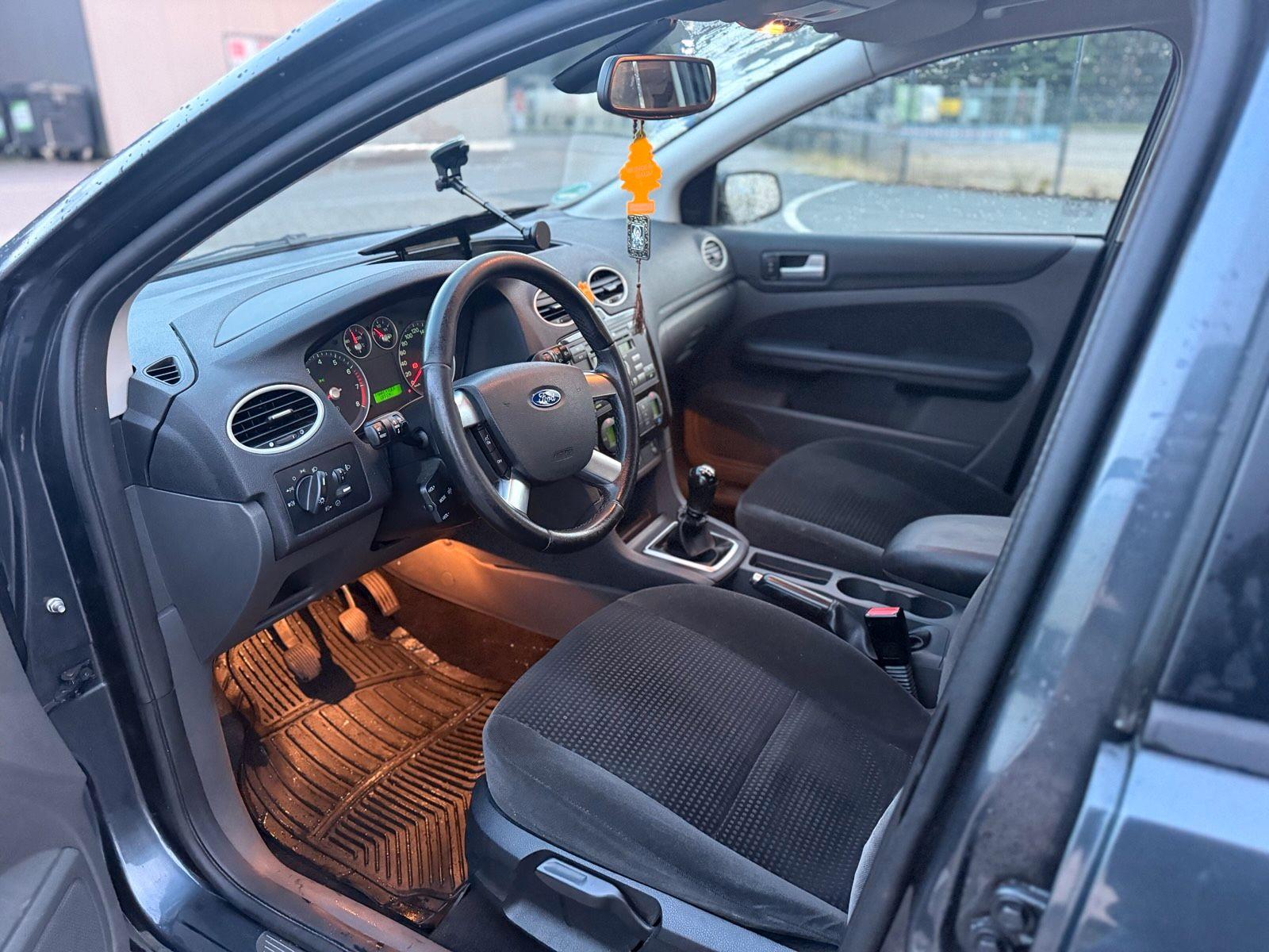 Ford Focus 2006 — photo 13