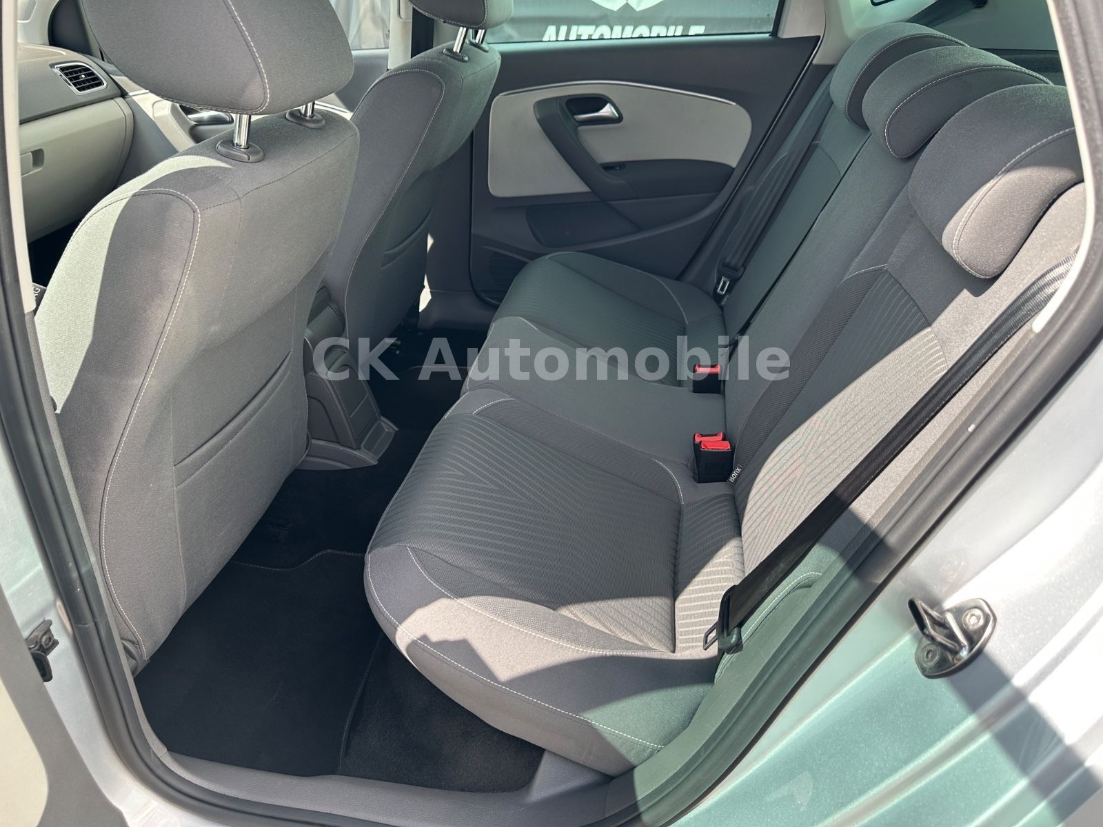 Fahrzeugabbildung Volkswagen Polo V Fresh 1.2 TSI DSG/Klimaanlage/SHZ/PDC