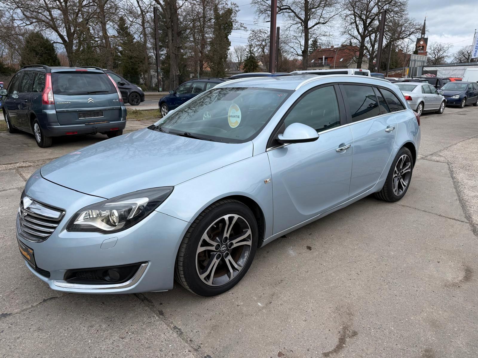 Opel Insignia A Sports Tourer Sport*TUV NEU*AHK*SHZ*