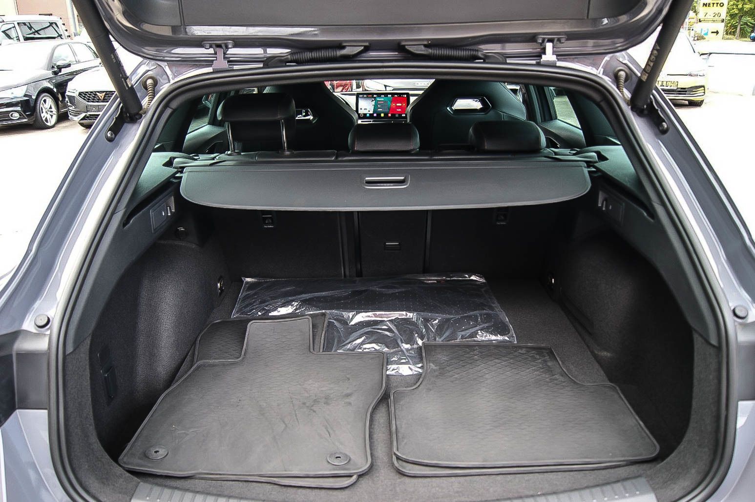Fahrzeugabbildung CUPRA Leon Sportstourer e-HYBRID VIRTUAL ACC XL 1HAND