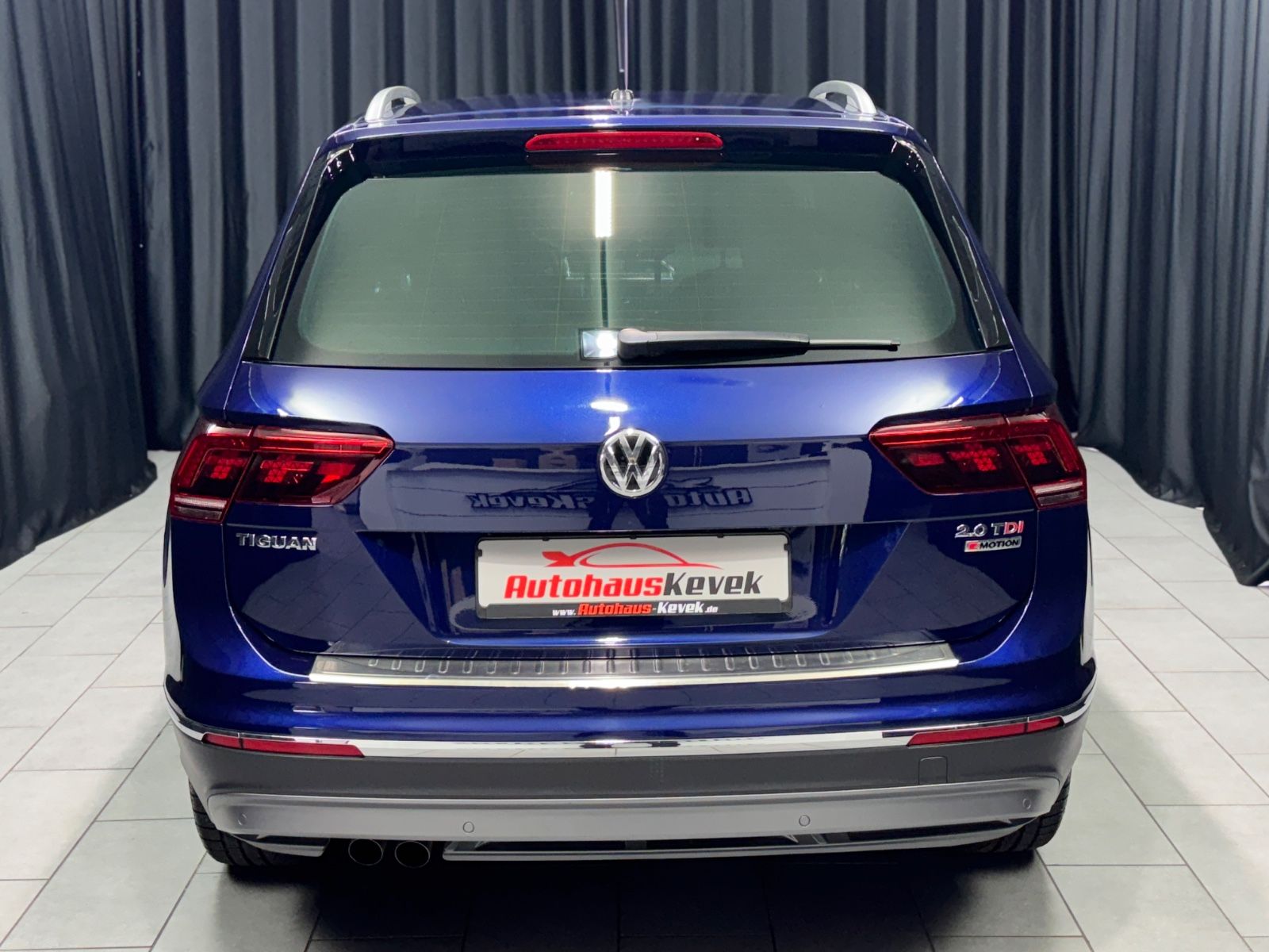 Fahrzeugabbildung Volkswagen Tiguan Highline 4Motion|MASSAGE|AHK|HEAD-UP|DSG|
