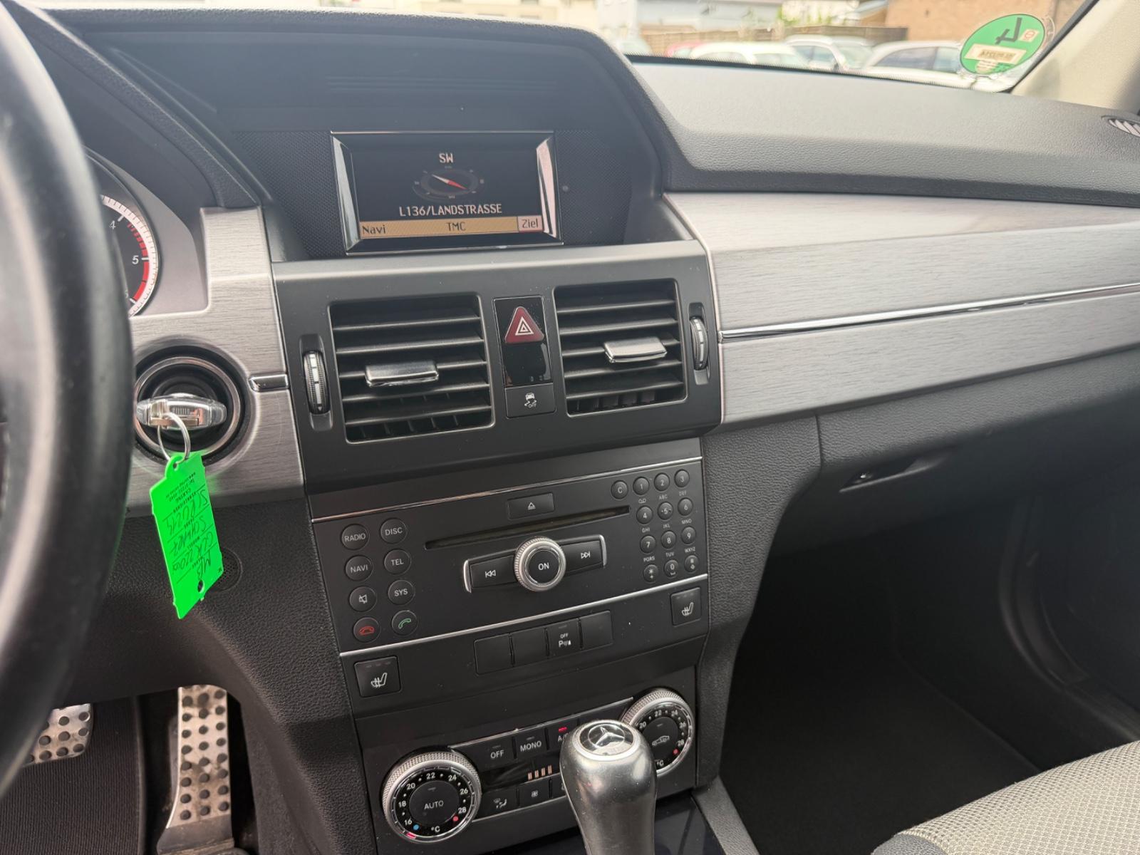 Mercedes-Benz GLK220 2011 — photo 13