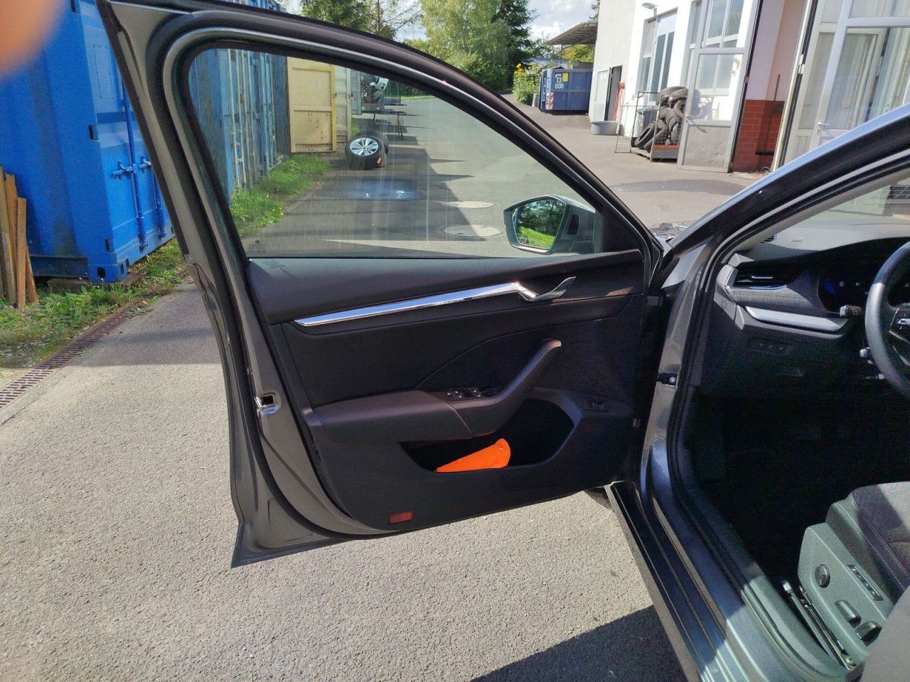 Fahrzeugabbildung SKODA Octavia Combi Style TD110/2.0A7F, Navi, ACC