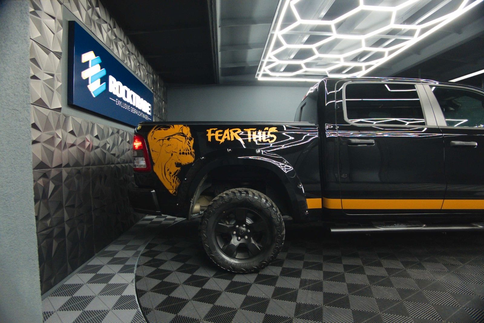 Fahrzeugabbildung Dodge RAM 5.7 V8 HEMI 4x4 OFFROAD Night RAPTOR 19%