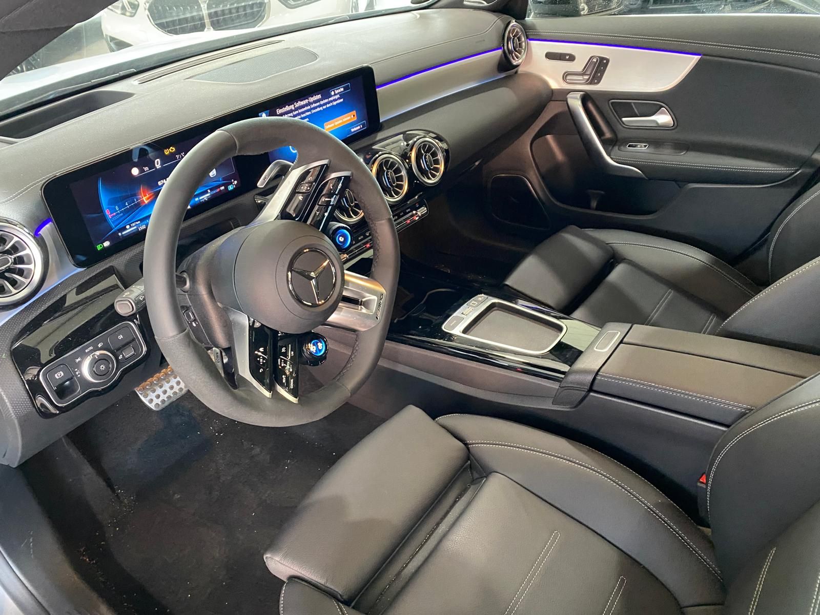 Fahrzeugabbildung Mercedes-Benz CLA 45 AMG Shooting Brake S 4Matic/Pano/HUD/BUR/
