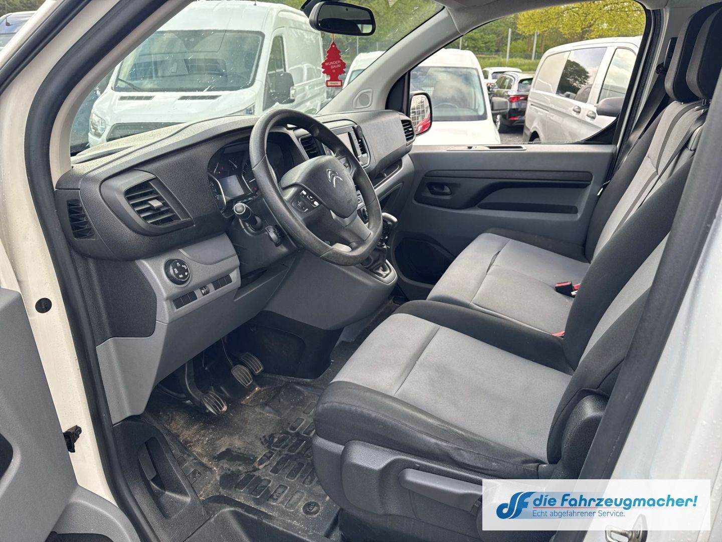 Fahrzeugabbildung Citroën Jumpy Kombi XL Navi Apple CarPlay Android *EXPOR