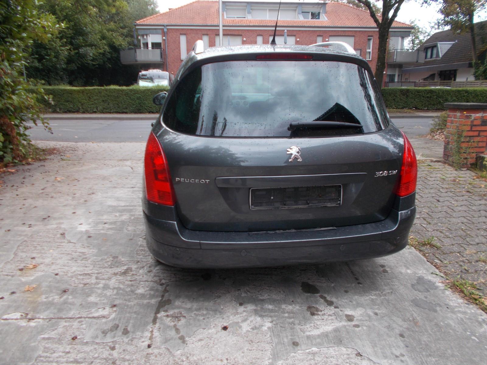 Peugeot 308 2012 — photo 9
