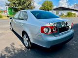 Volkswagen Jetta 1.4 TSI 90 kW DSG Highline Highline - Volkswagen Jetta: Automatik
