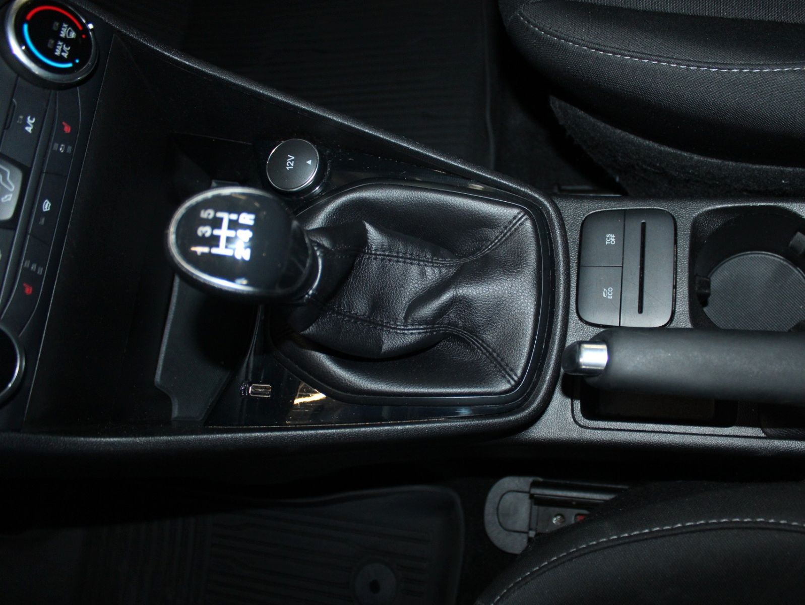 Fahrzeugabbildung Ford Fiesta TREND 5-trg KLIMA WinterPaket aus 1.Hand