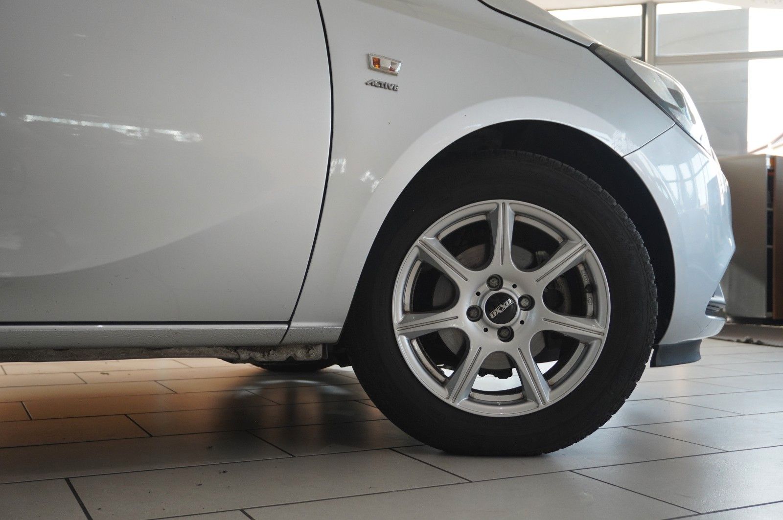 Fahrzeugabbildung Opel Corsa E Active 1.4  NAVI/PDC/SHZ/LHZ/ALU/TEMPO