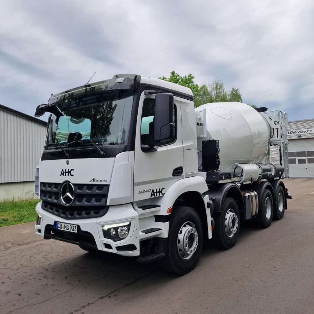 Fahrzeugabbildung Mercedes-Benz Arocs 3240 B 8x4/4 Liebherr Fahrmischer